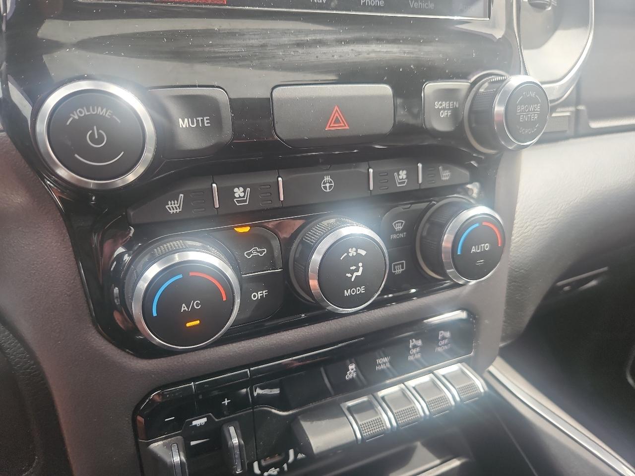 RAM 2500 Laramie 4x4 Crew Cab 6'4" Box 2022