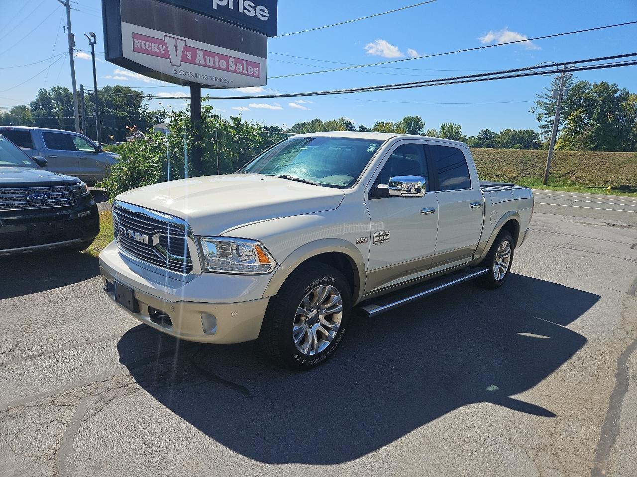 RAM 1500 Longhorn 4x4 Crew Cab 5'7" Box 2017