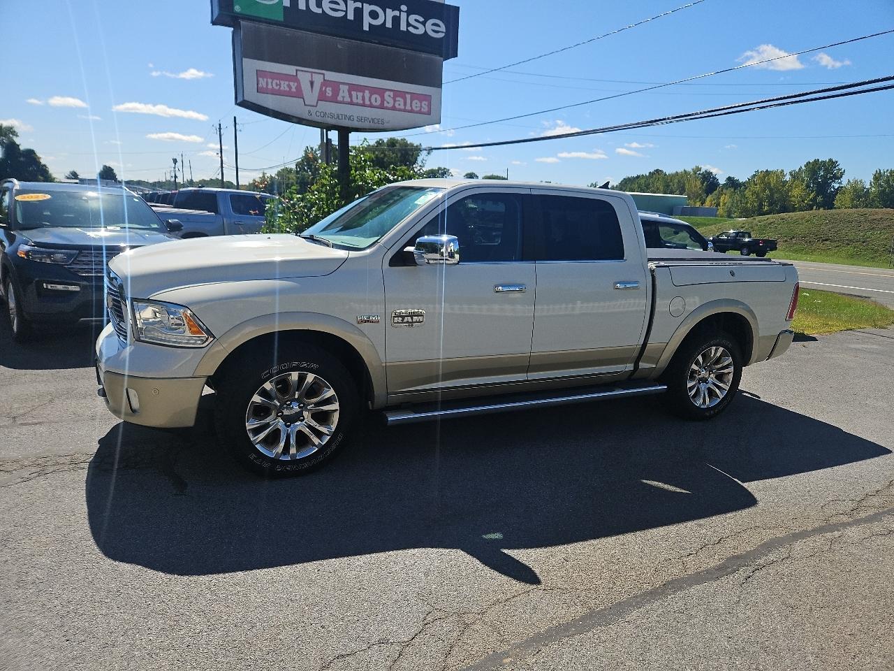 RAM 1500 Longhorn 4x4 Crew Cab 5'7" Box 2017