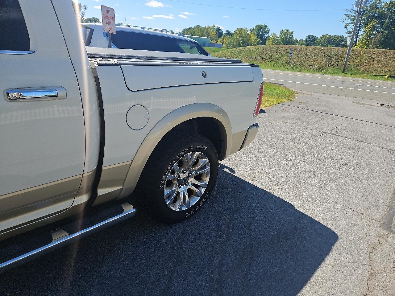 RAM 1500 Longhorn 4x4 Crew Cab 5'7" Box 2017