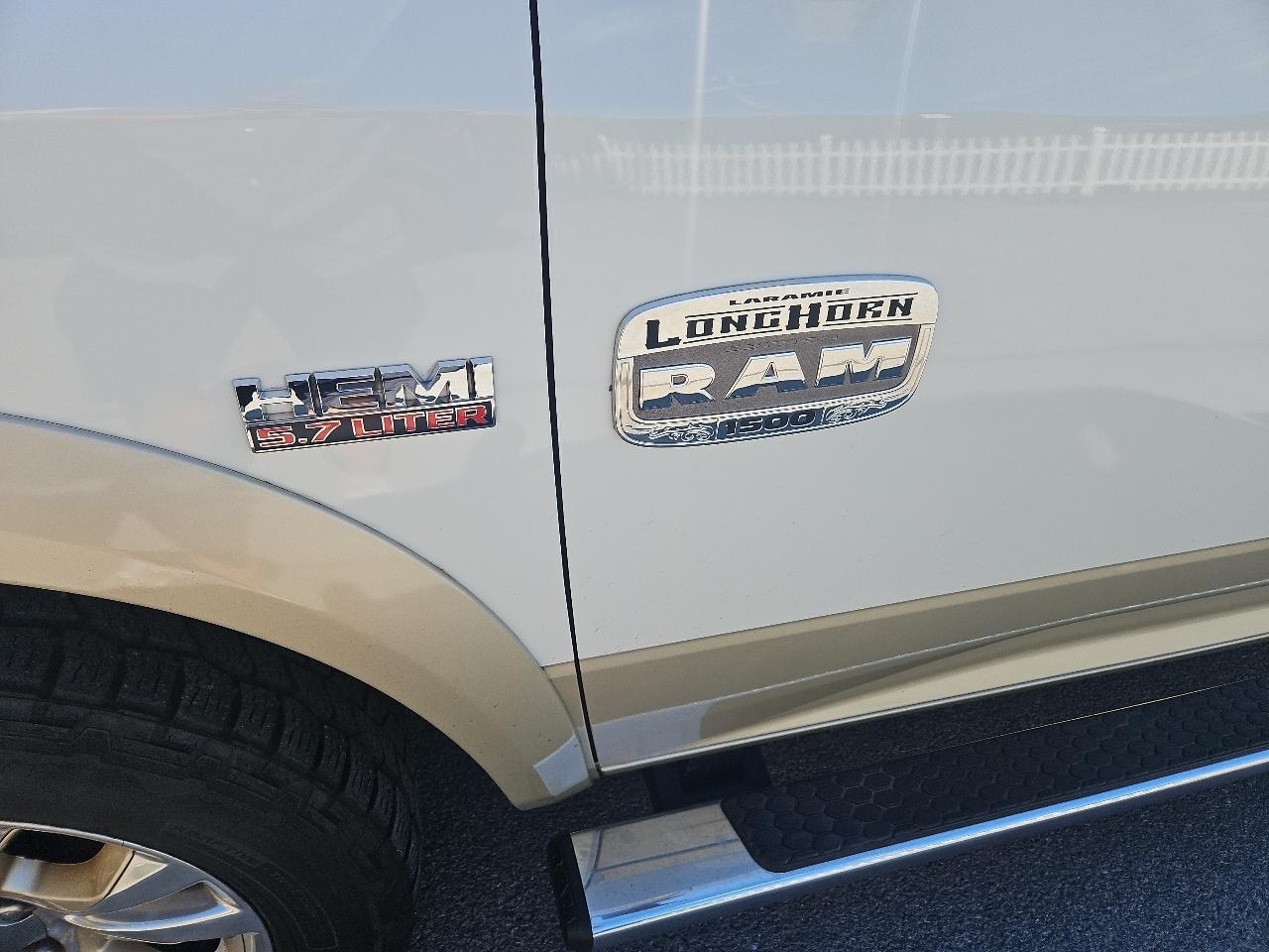 RAM 1500 Longhorn 4x4 Crew Cab 5'7" Box 2017
