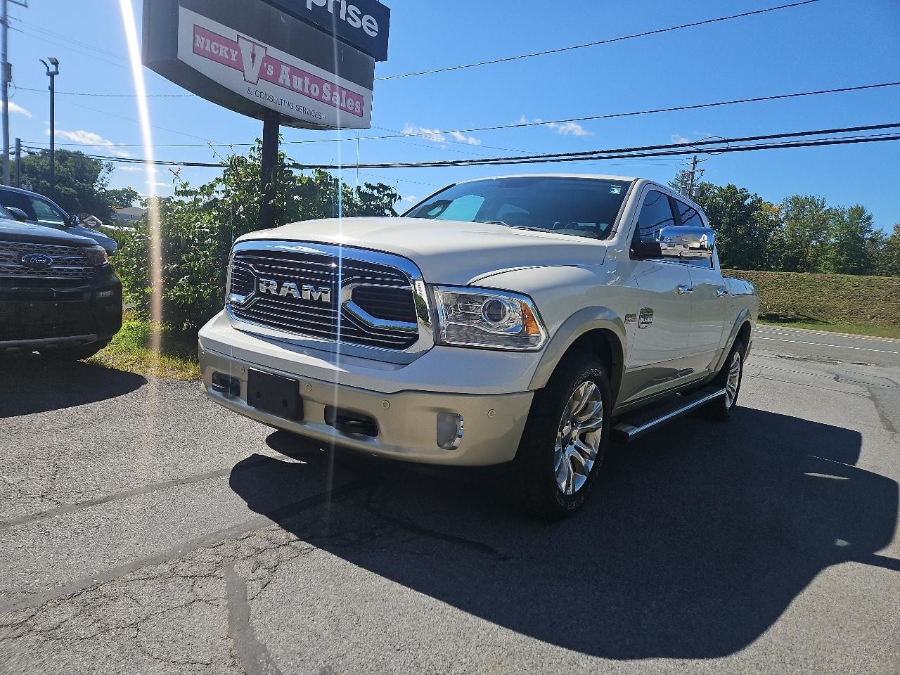 RAM 1500 Longhorn 4x4 Crew Cab 5'7" Box 2017