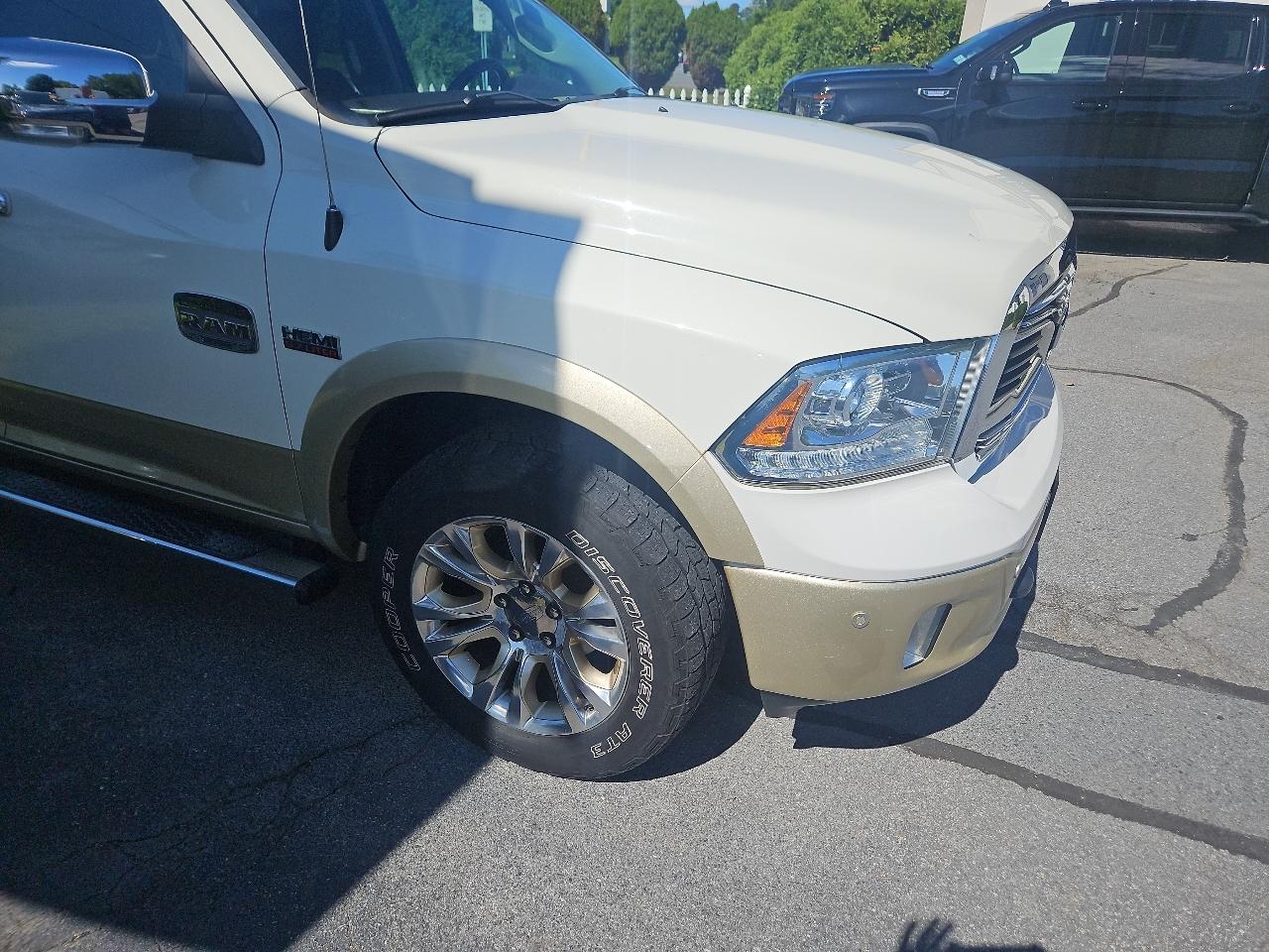 RAM 1500 Longhorn 4x4 Crew Cab 5'7" Box 2017