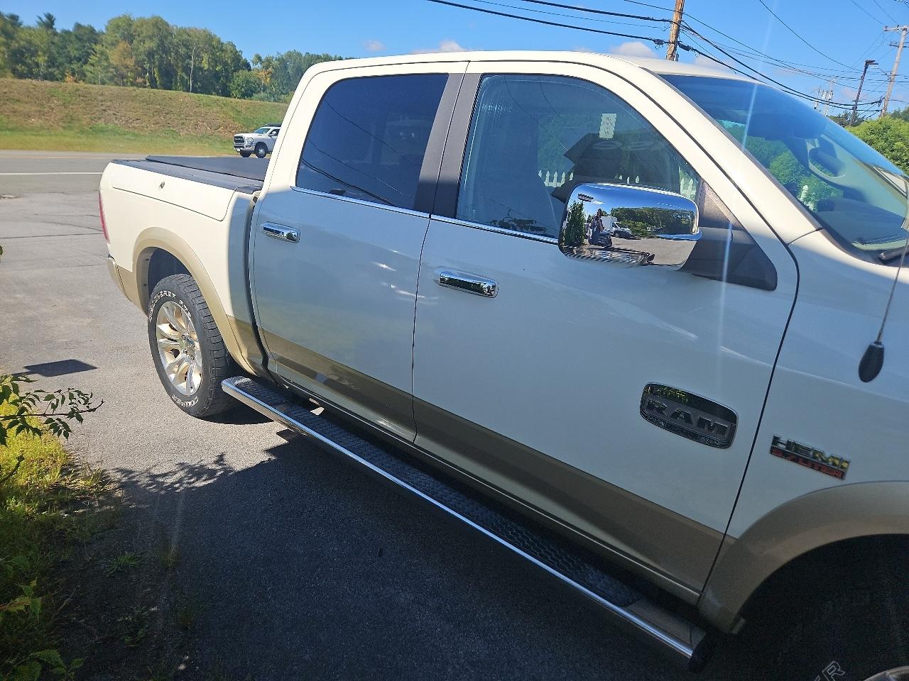 RAM 1500 Longhorn 4x4 Crew Cab 5'7" Box 2017