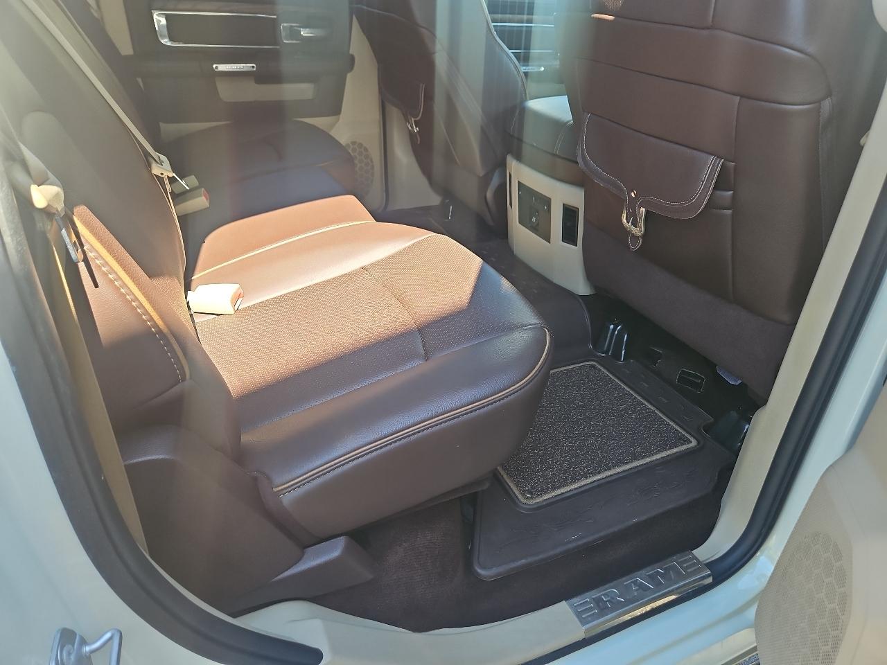 RAM 1500 Longhorn 4x4 Crew Cab 5'7" Box 2017