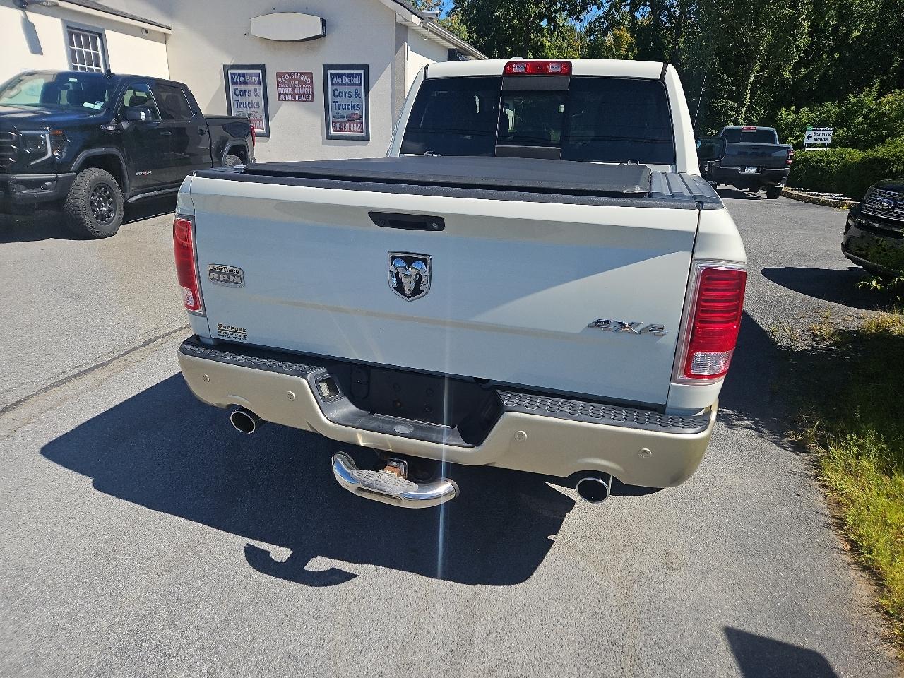 RAM 1500 Longhorn 4x4 Crew Cab 5'7" Box 2017