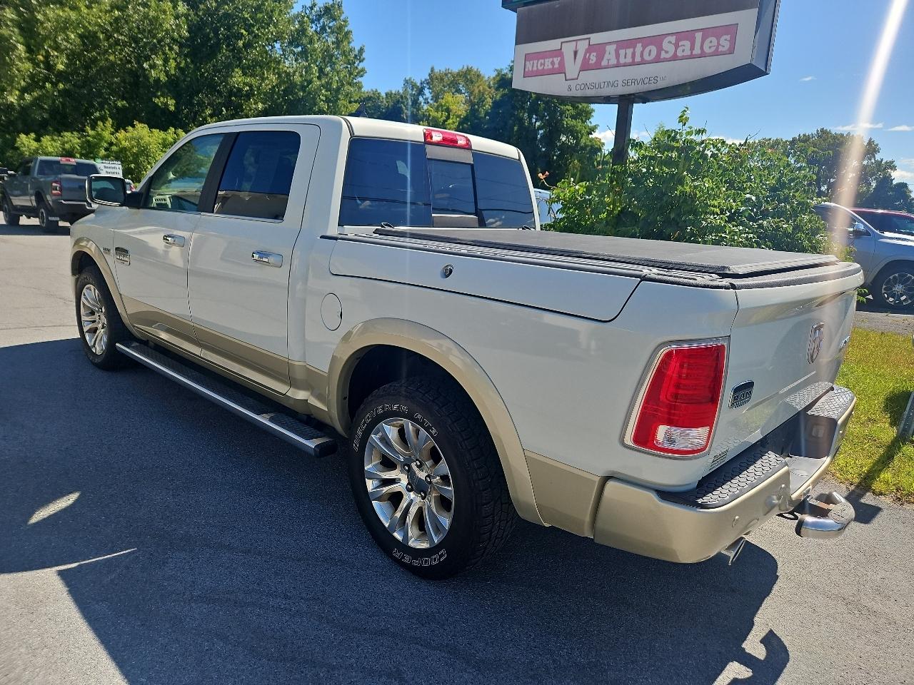 RAM 1500 Longhorn 4x4 Crew Cab 5'7" Box 2017