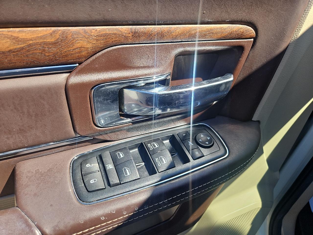 RAM 1500 Longhorn 4x4 Crew Cab 5'7" Box 2017