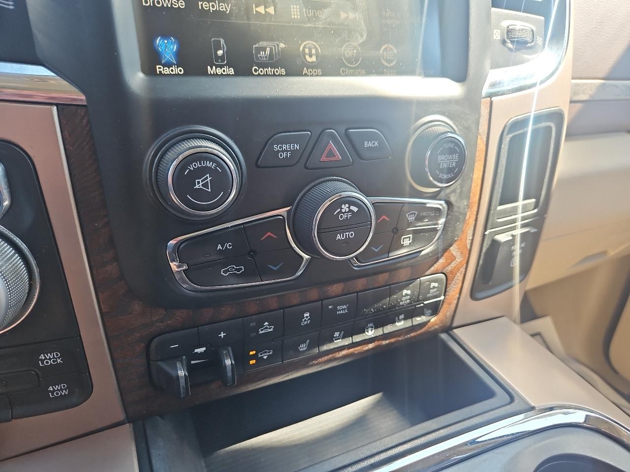 RAM 1500 Longhorn 4x4 Crew Cab 5'7" Box 2017