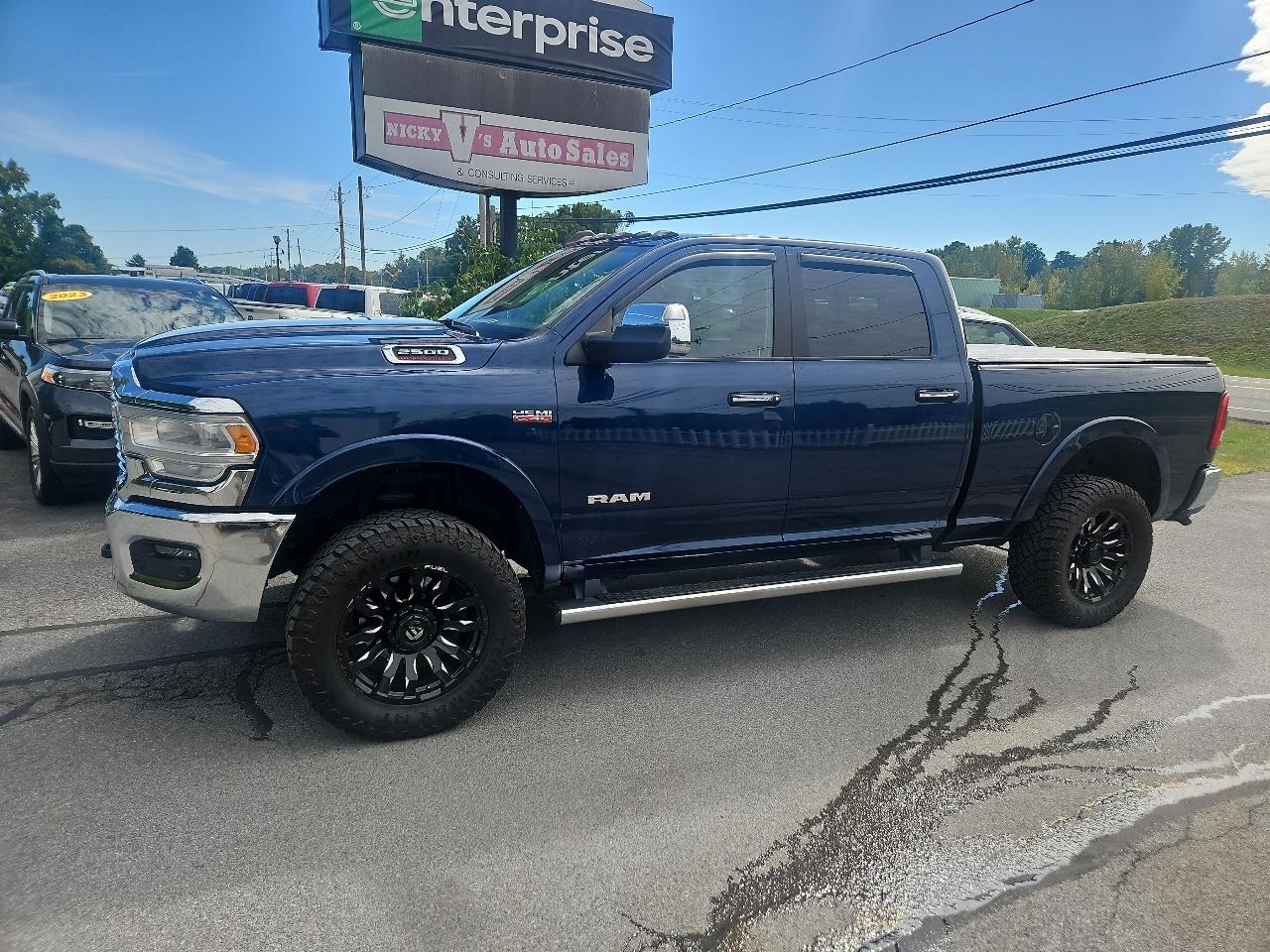 RAM 2500 Laramie 4x4 Crew Cab 6'4" Box 2019