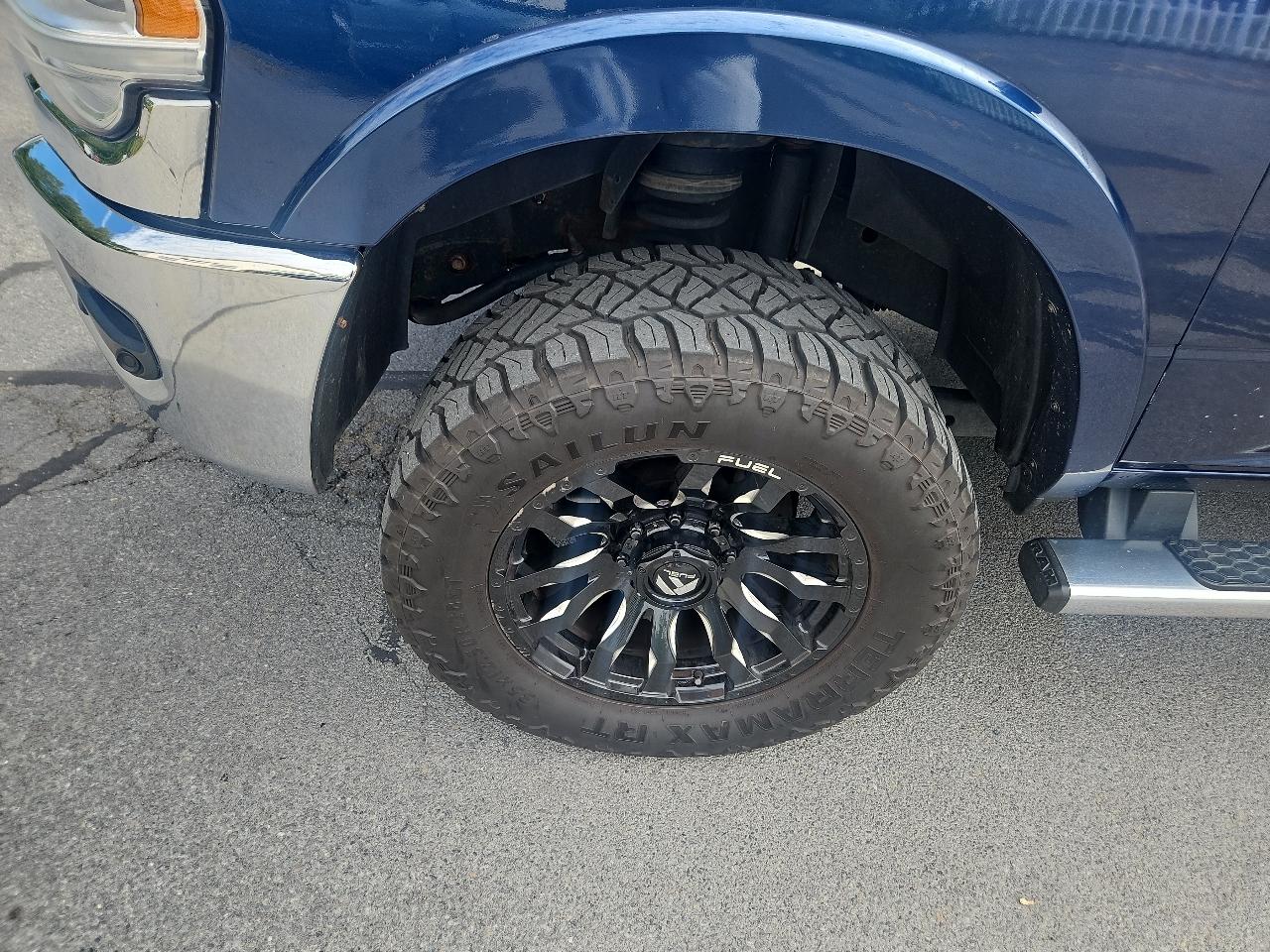 RAM 2500 Laramie 4x4 Crew Cab 6'4" Box 2019