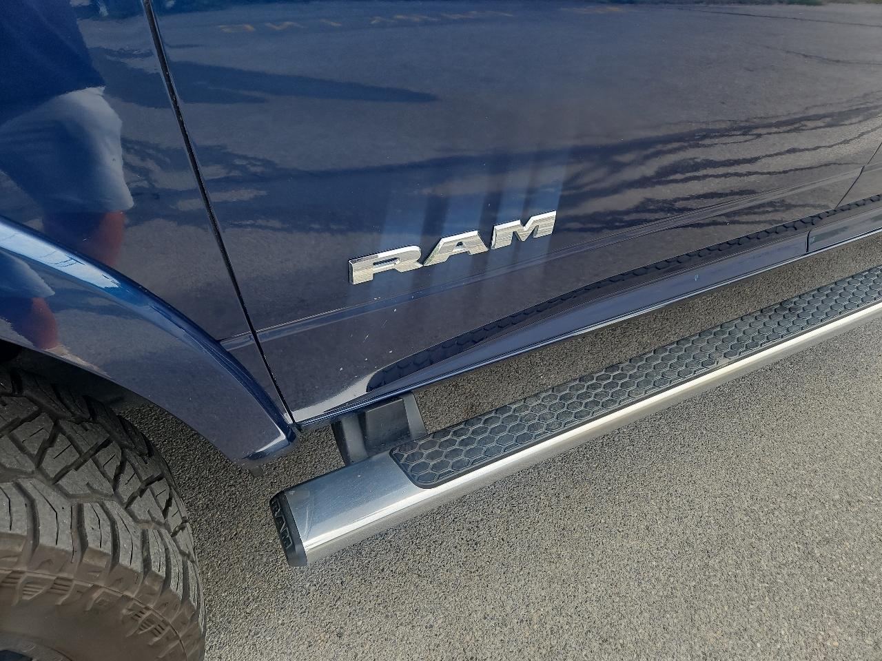 RAM 2500 Laramie 4x4 Crew Cab 6'4" Box 2019