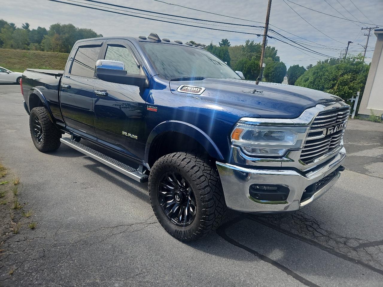 RAM 2500 Laramie 4x4 Crew Cab 6'4" Box 2019