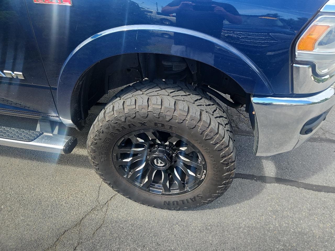 RAM 2500 Laramie 4x4 Crew Cab 6'4" Box 2019