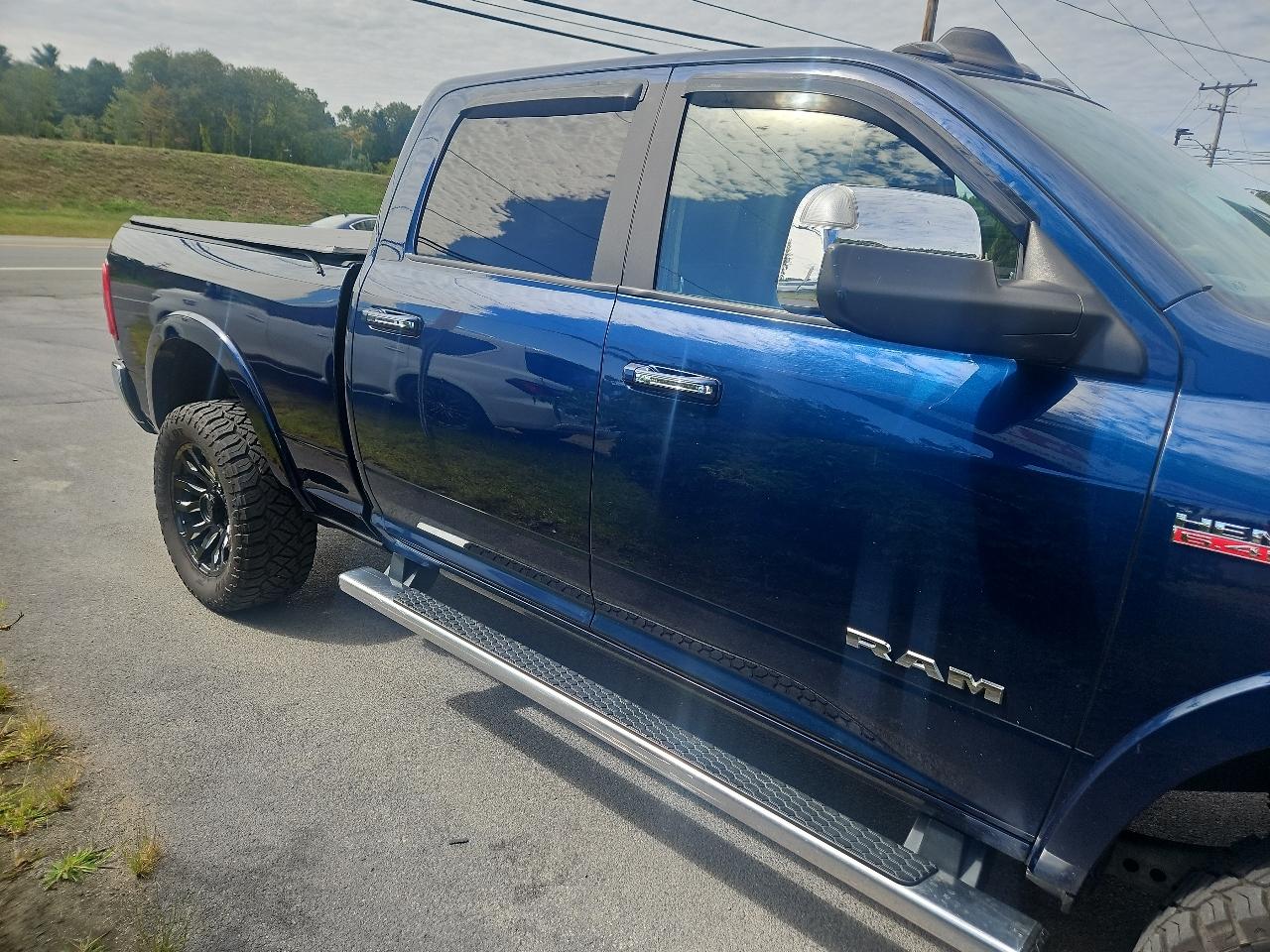 RAM 2500 Laramie 4x4 Crew Cab 6'4" Box 2019