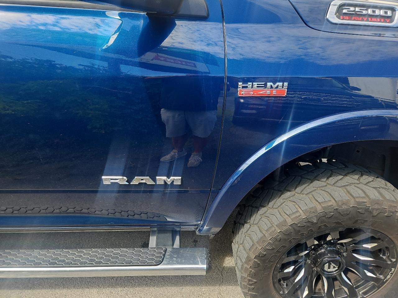 RAM 2500 Laramie 4x4 Crew Cab 6'4" Box 2019
