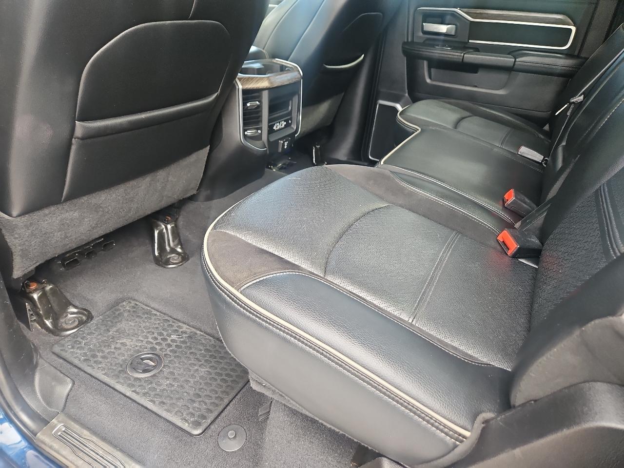 RAM 2500 Laramie 4x4 Crew Cab 6'4" Box 2019