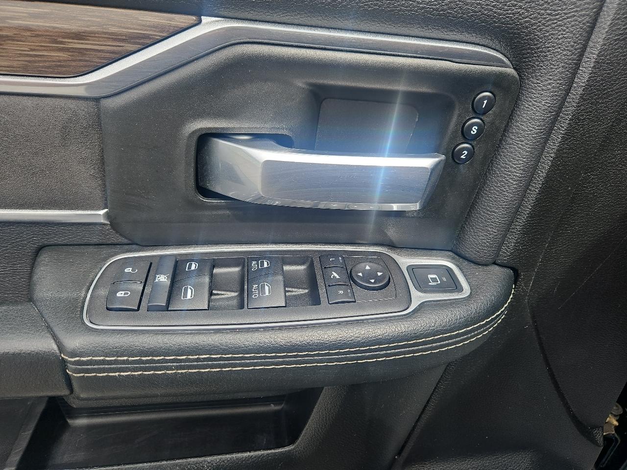 RAM 2500 Laramie 4x4 Crew Cab 6'4" Box 2019