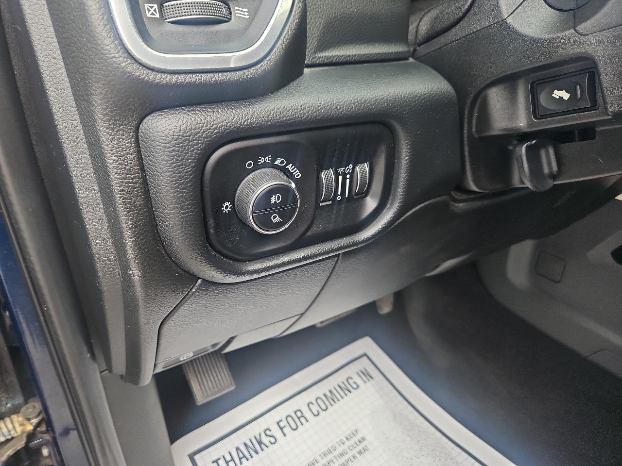 RAM 2500 Laramie 4x4 Crew Cab 6'4" Box 2019
