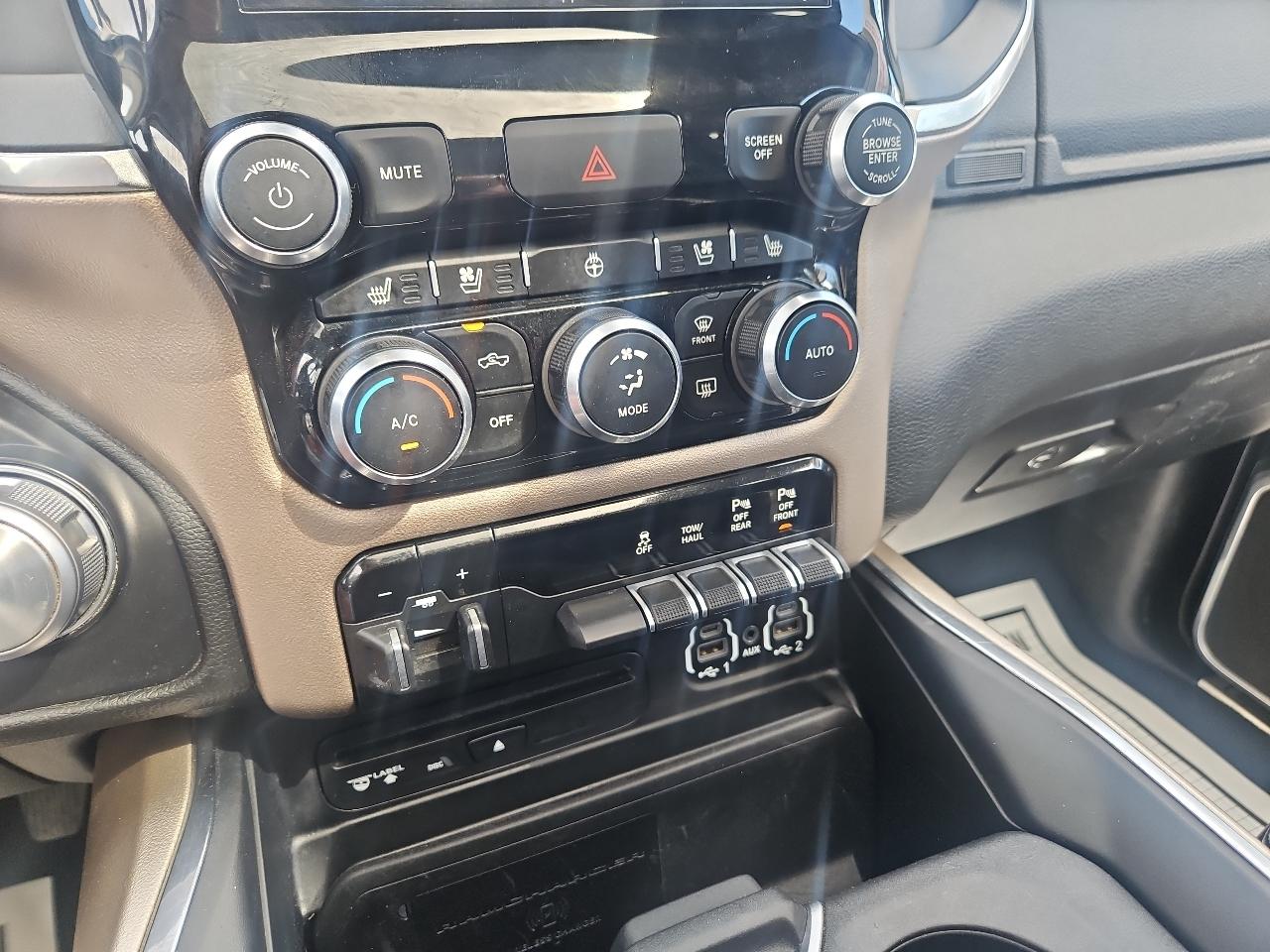 RAM 2500 Laramie 4x4 Crew Cab 6'4" Box 2019