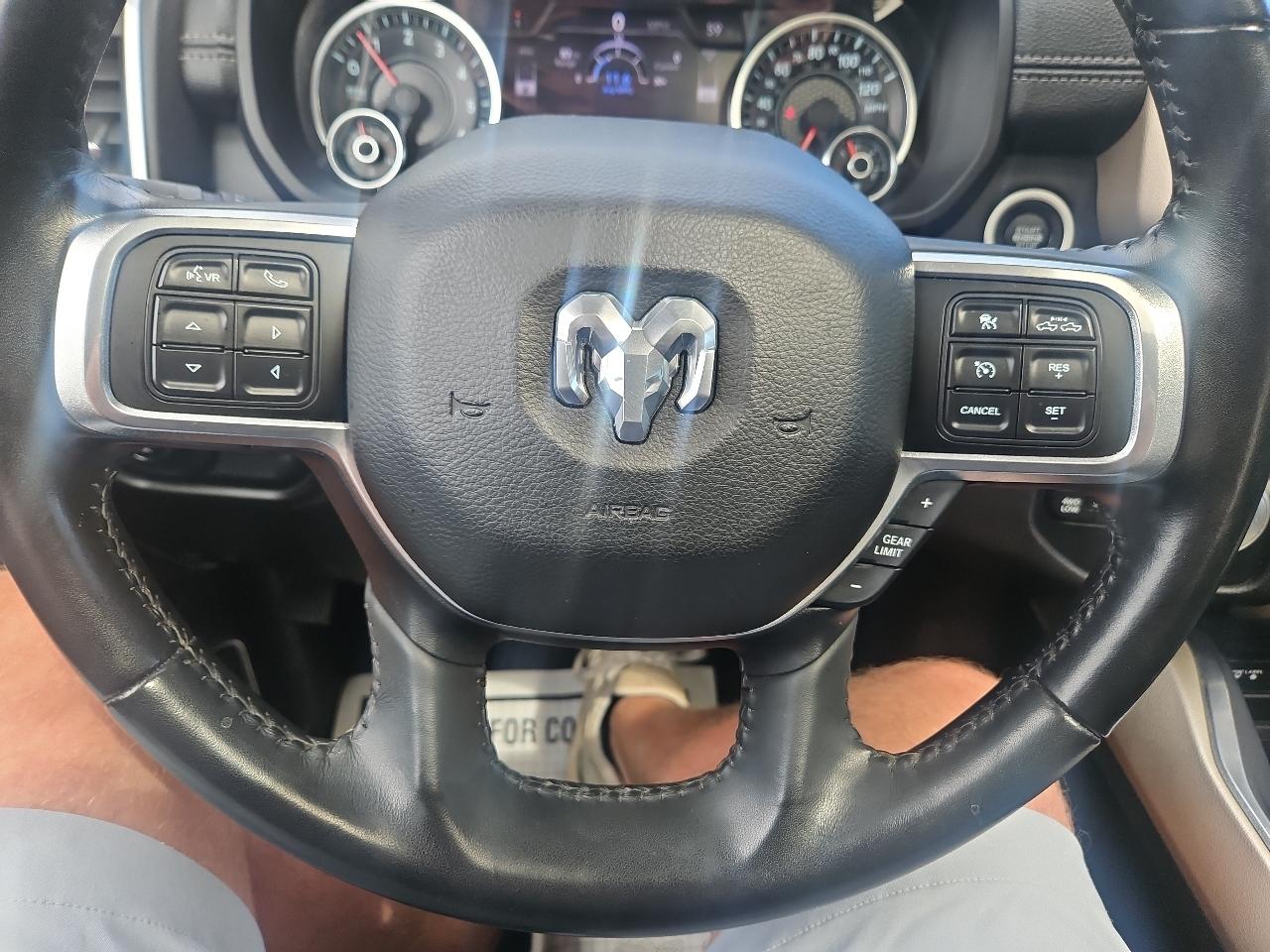 RAM 2500 Laramie 4x4 Crew Cab 6'4" Box 2019