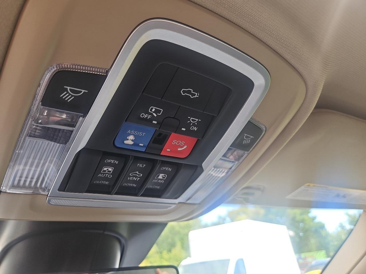 RAM 2500 Laramie 4x4 Crew Cab 6'4" Box 2019