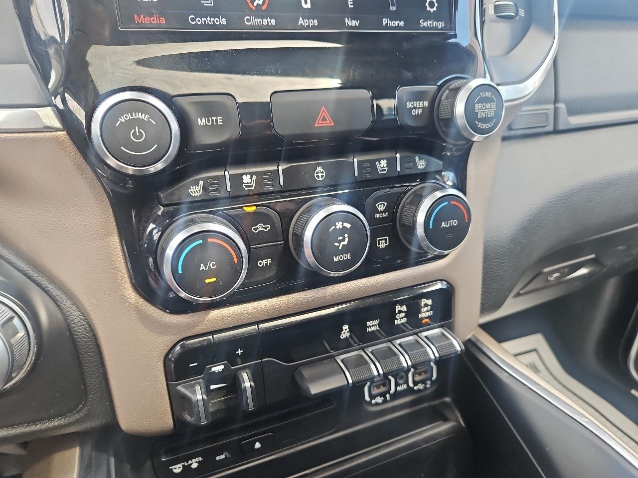 RAM 2500 Laramie 4x4 Crew Cab 6'4" Box 2019