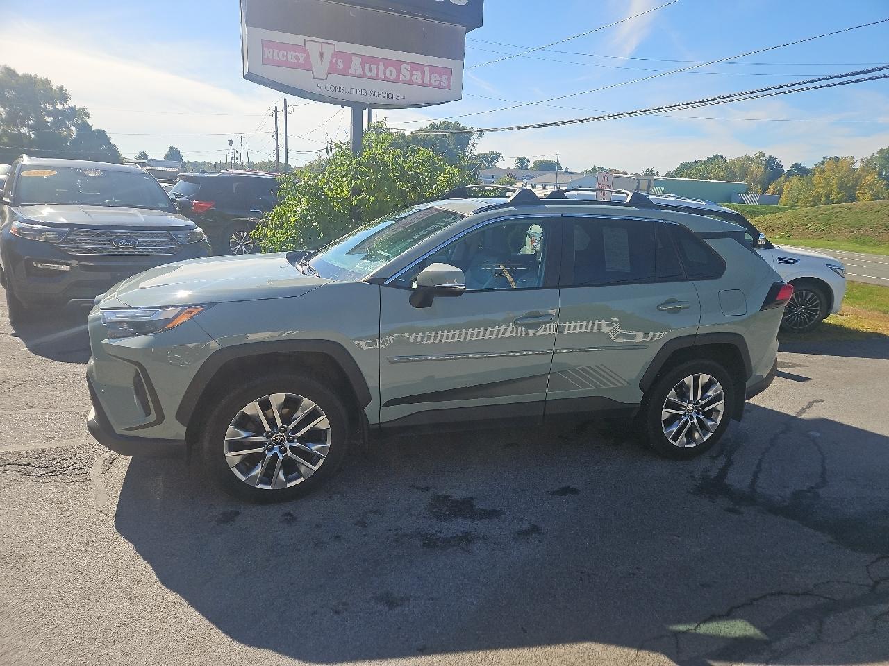 Toyota RAV4 XLE Premium AWD (Natl) 2022