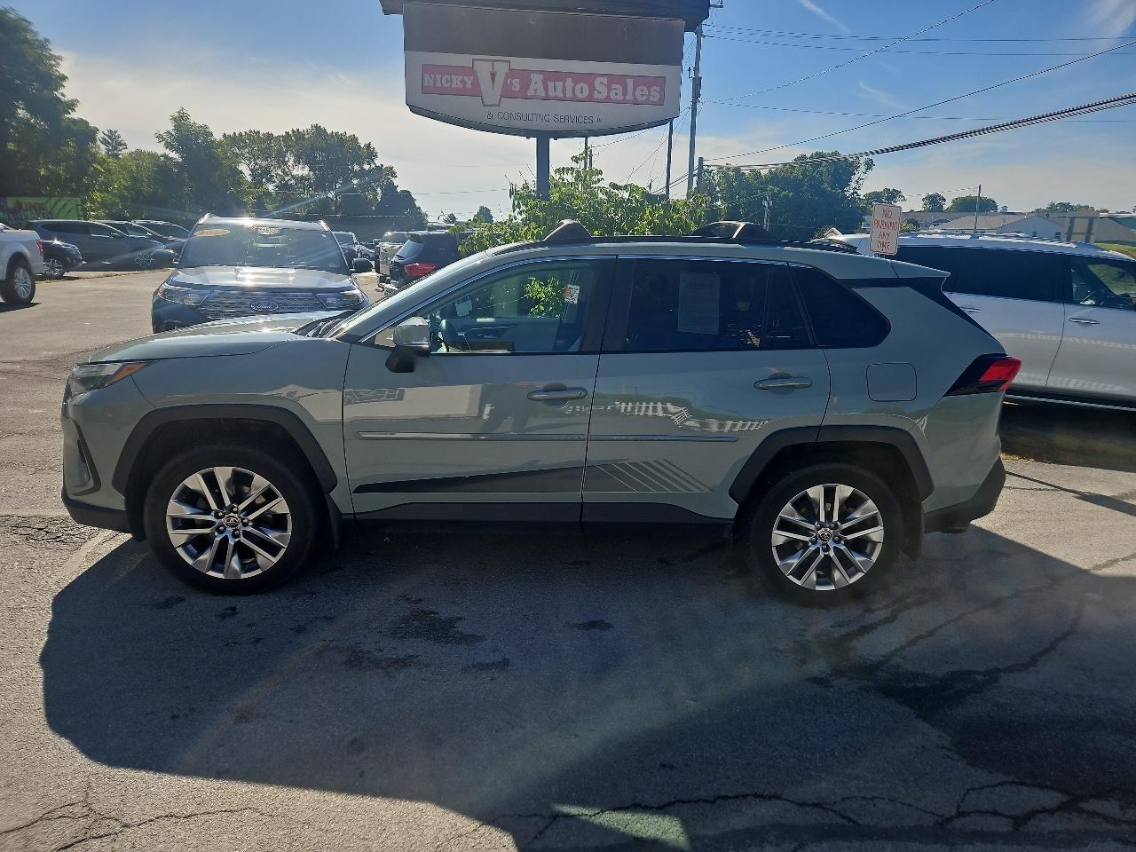 Toyota RAV4 XLE Premium AWD (Natl) 2022