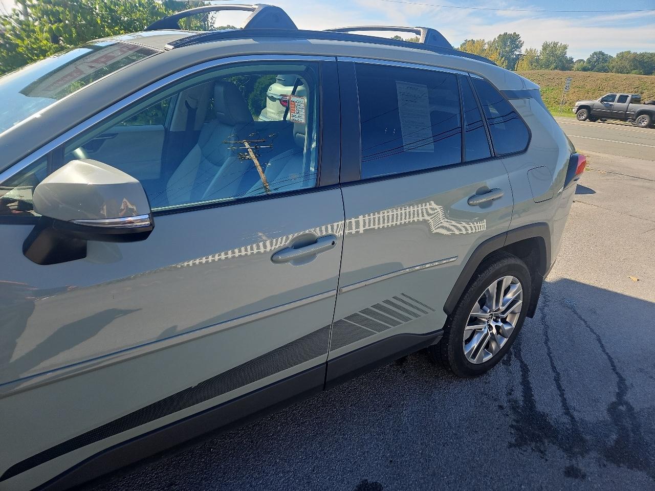 Toyota RAV4 XLE Premium AWD (Natl) 2022