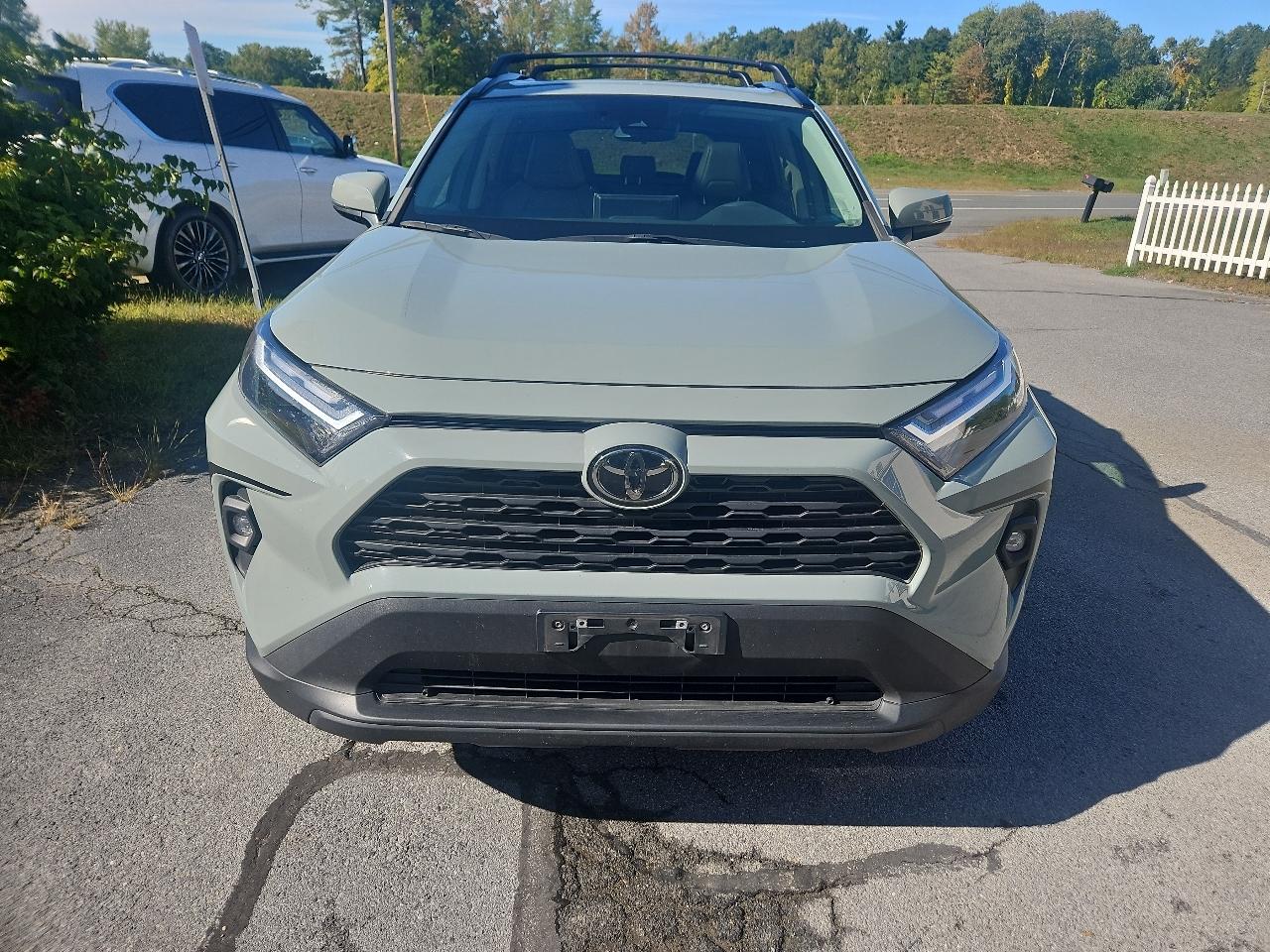 Toyota RAV4 XLE Premium AWD (Natl) 2022