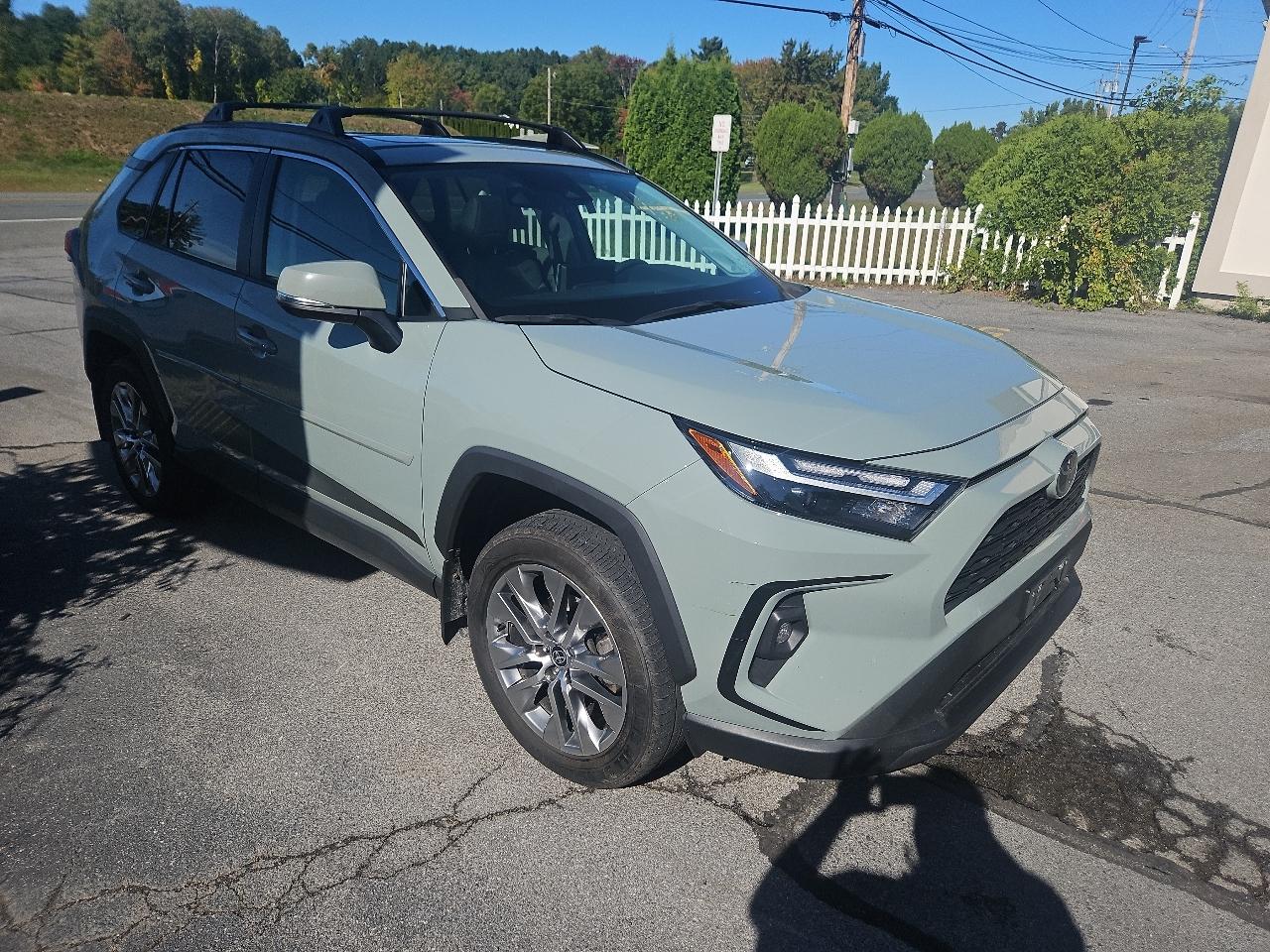 Toyota RAV4 XLE Premium AWD (Natl) 2022