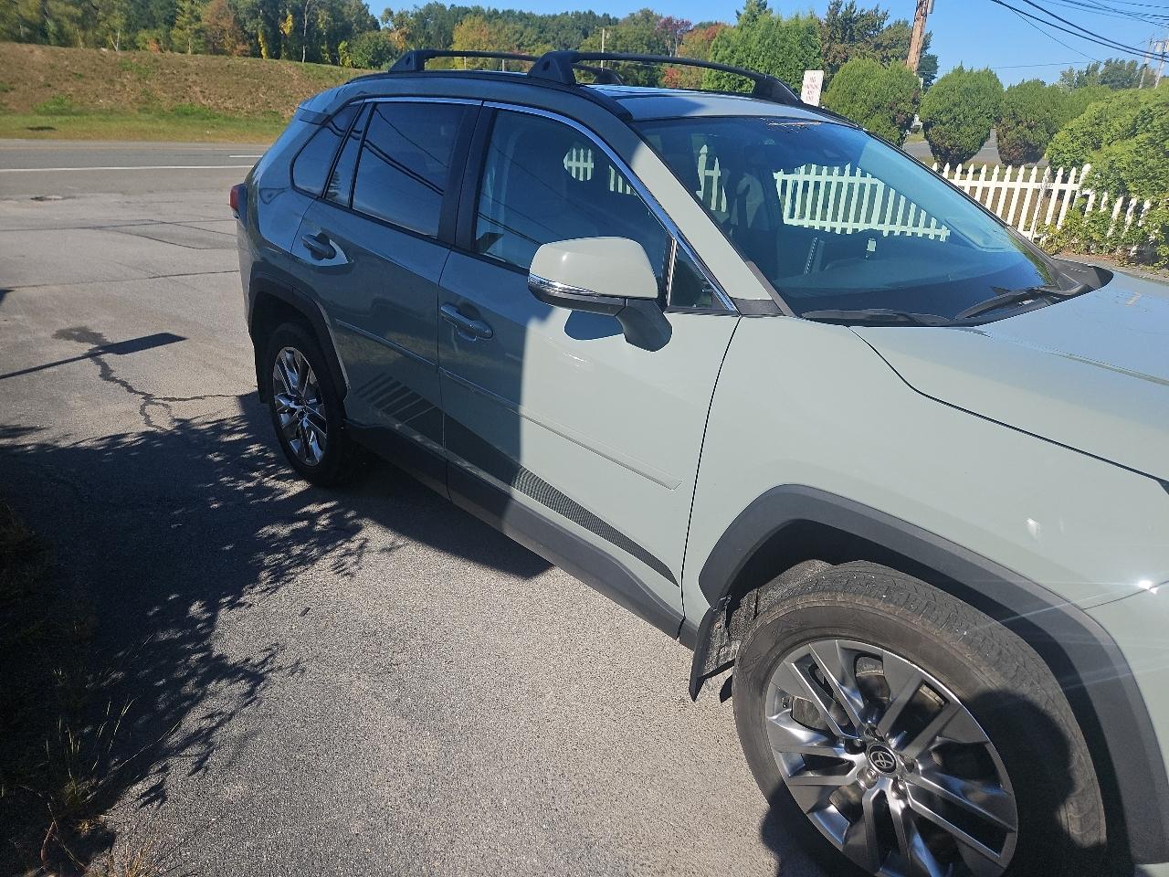 Toyota RAV4 XLE Premium AWD (Natl) 2022