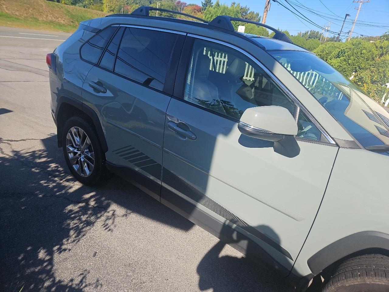 Toyota RAV4 XLE Premium AWD (Natl) 2022