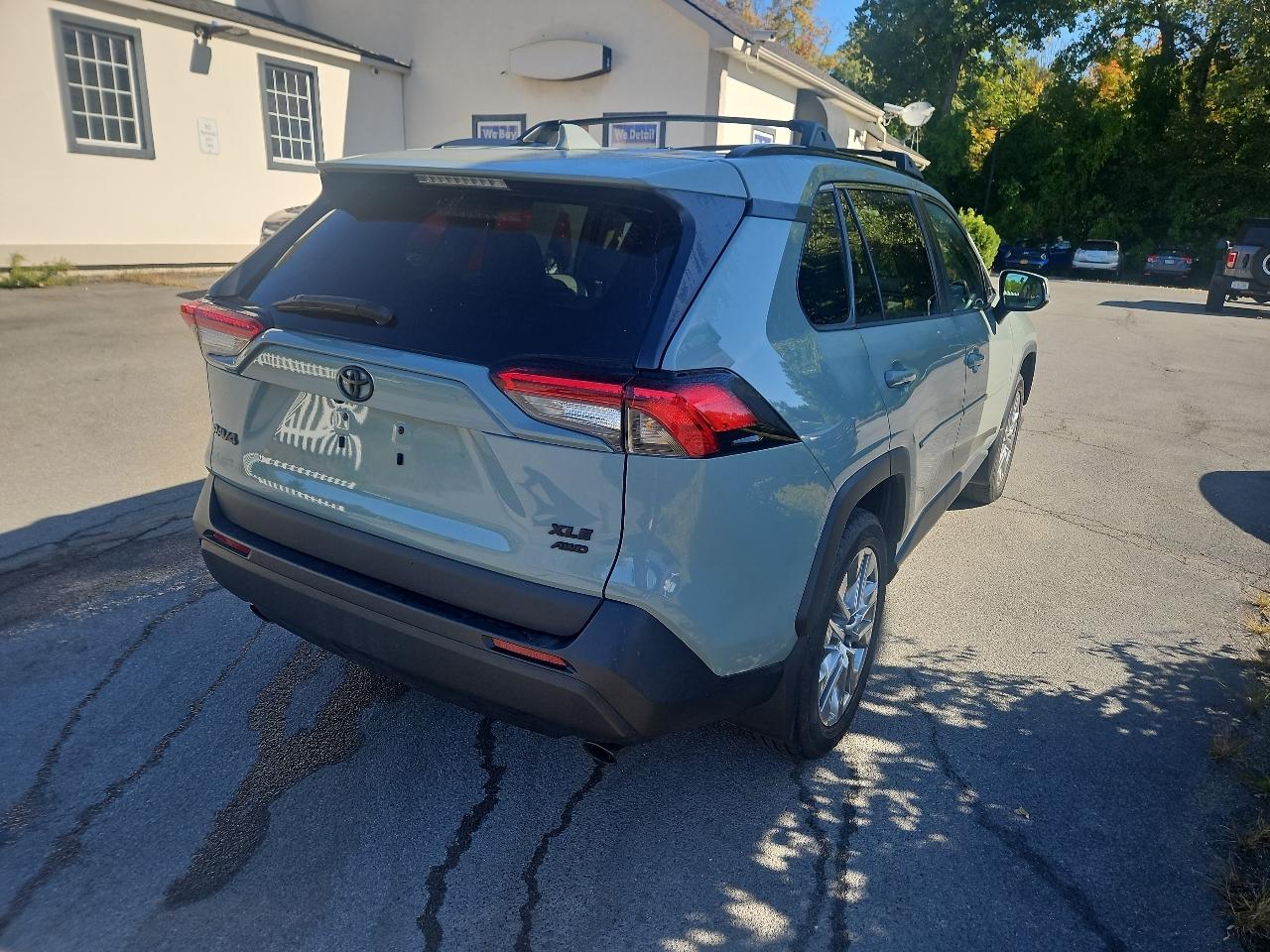 Toyota RAV4 XLE Premium AWD (Natl) 2022