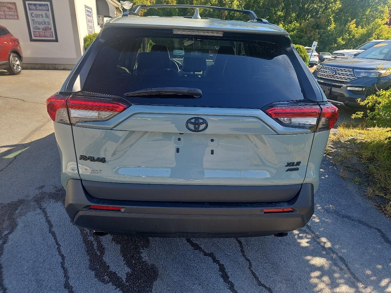 Toyota RAV4 XLE Premium AWD (Natl) 2022
