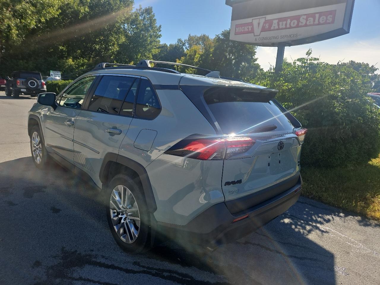 Toyota RAV4 XLE Premium AWD (Natl) 2022