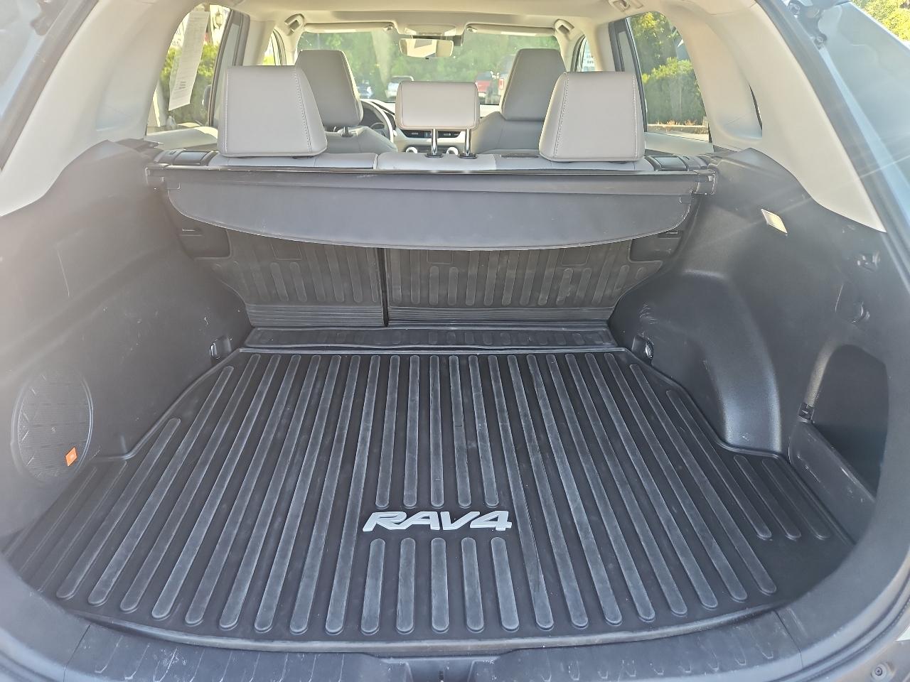 Toyota RAV4 XLE Premium AWD (Natl) 2022