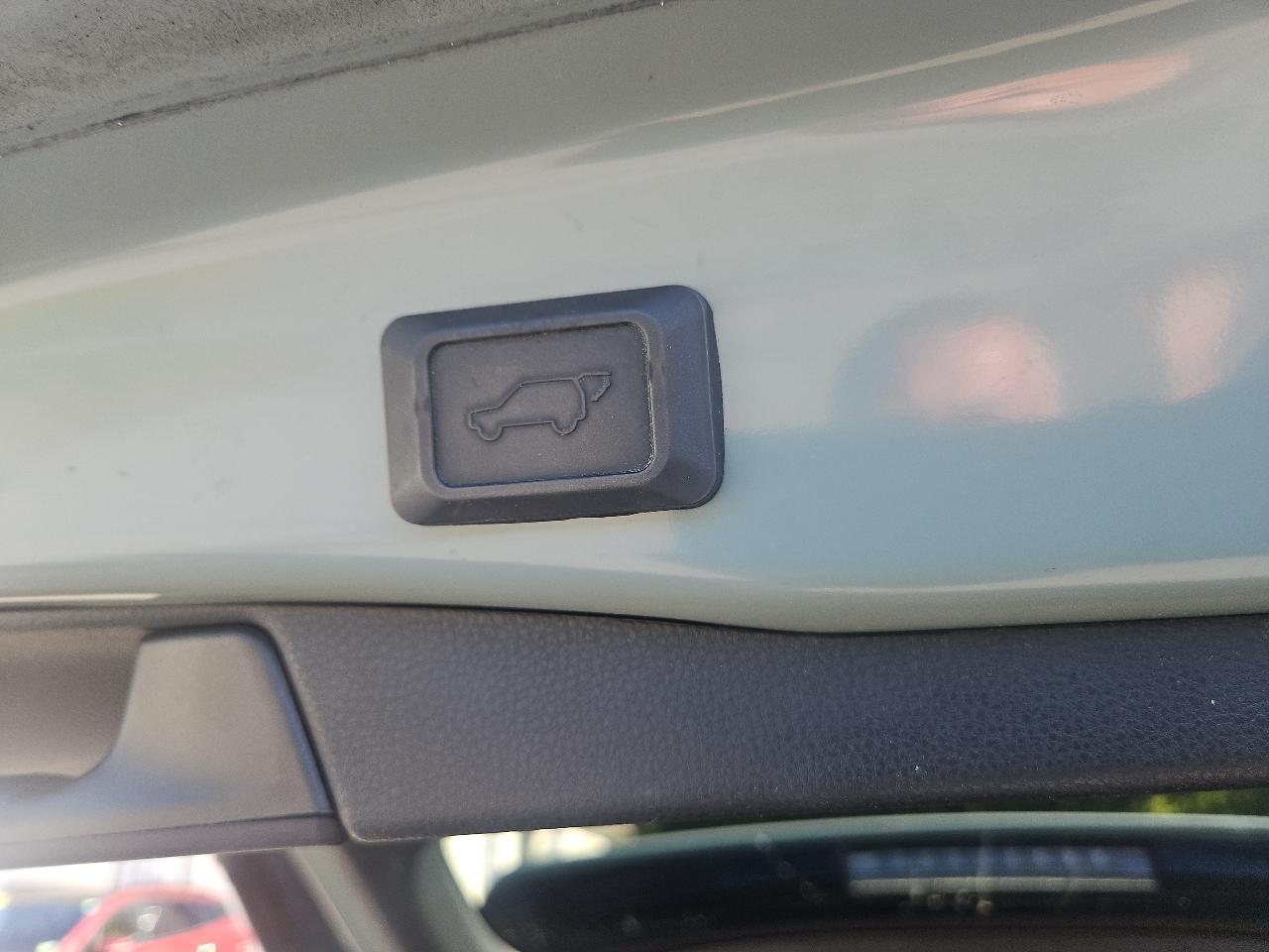 Toyota RAV4 XLE Premium AWD (Natl) 2022