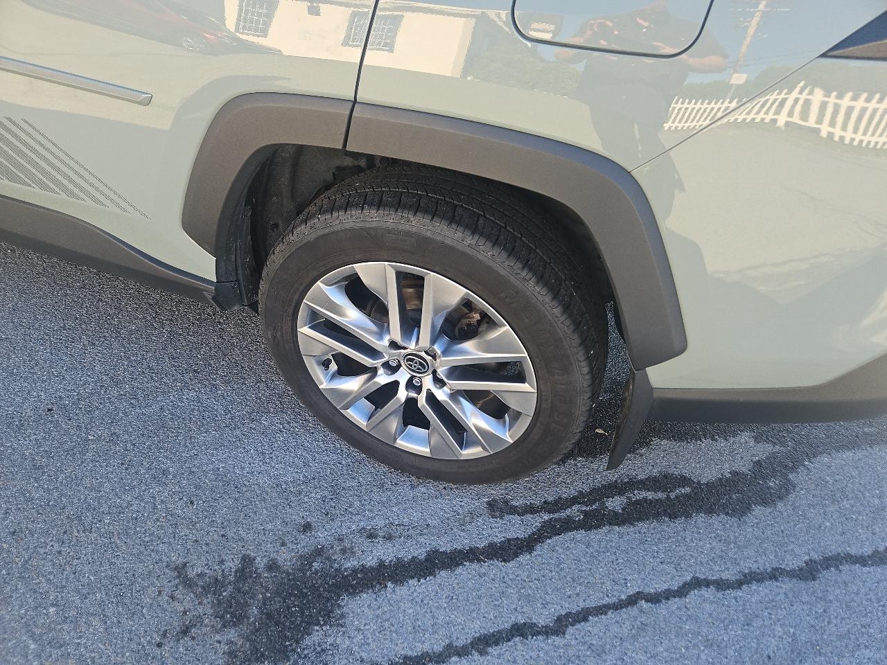 Toyota RAV4 XLE Premium AWD (Natl) 2022