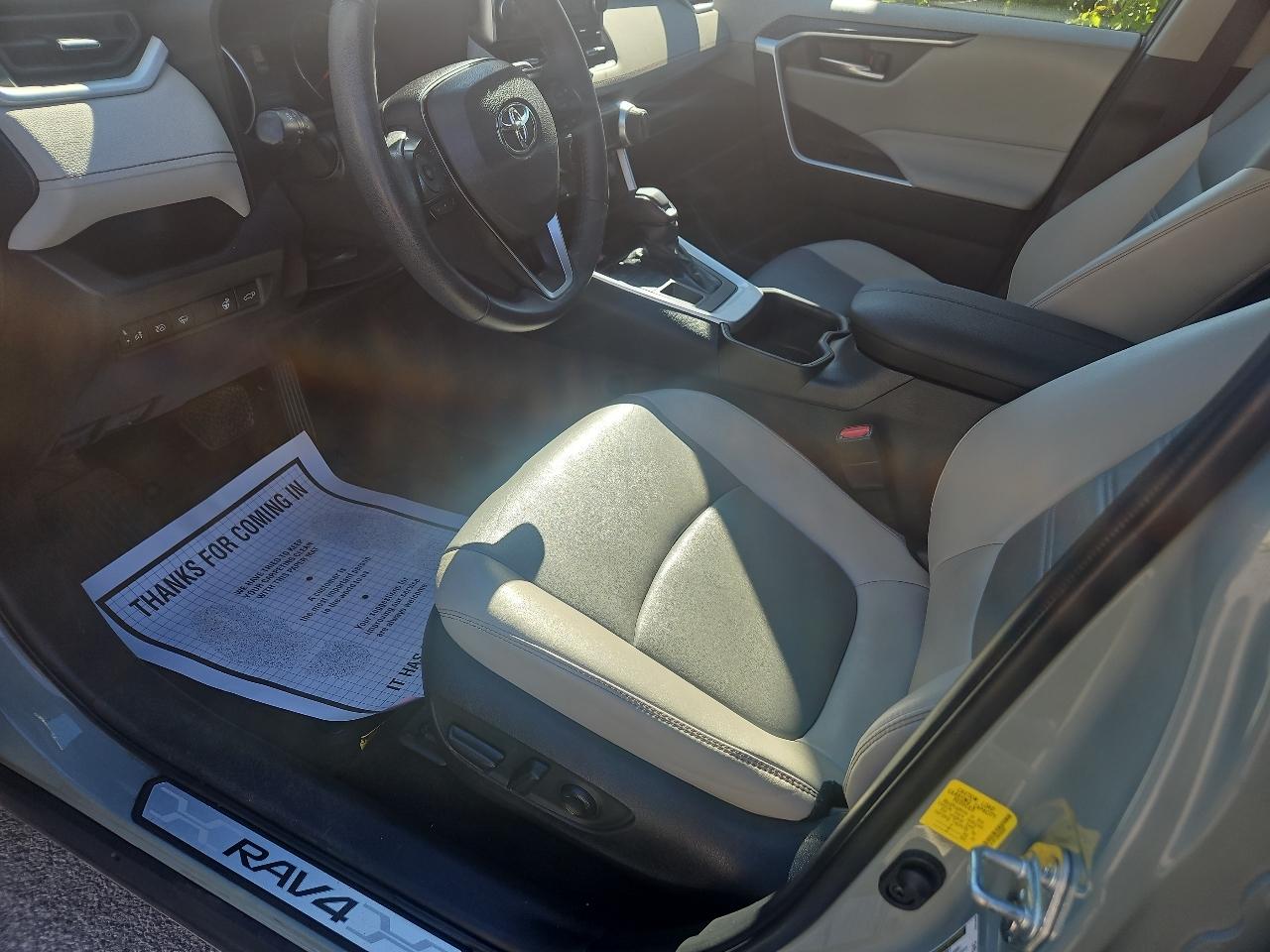 Toyota RAV4 XLE Premium AWD (Natl) 2022
