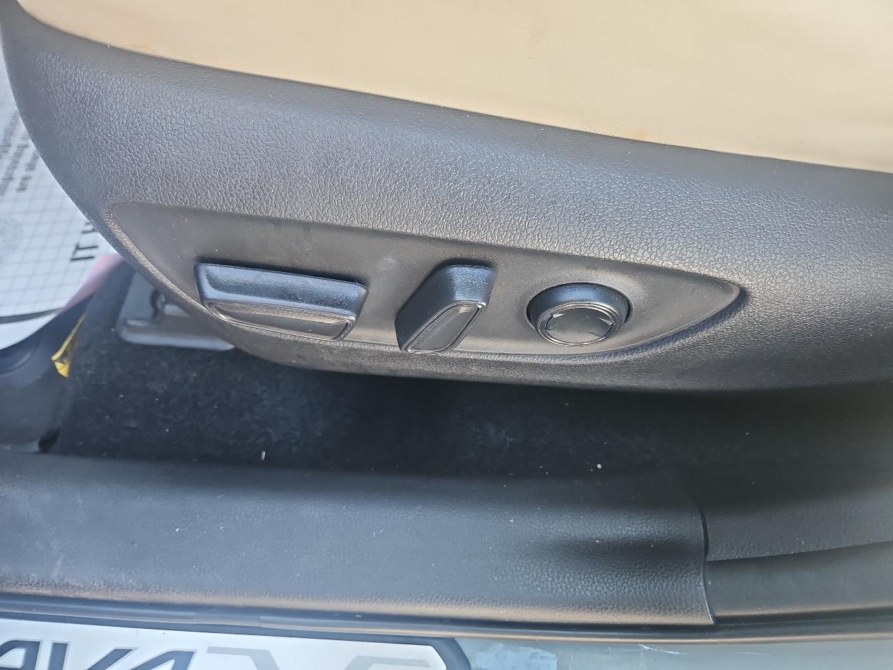 Toyota RAV4 XLE Premium AWD (Natl) 2022