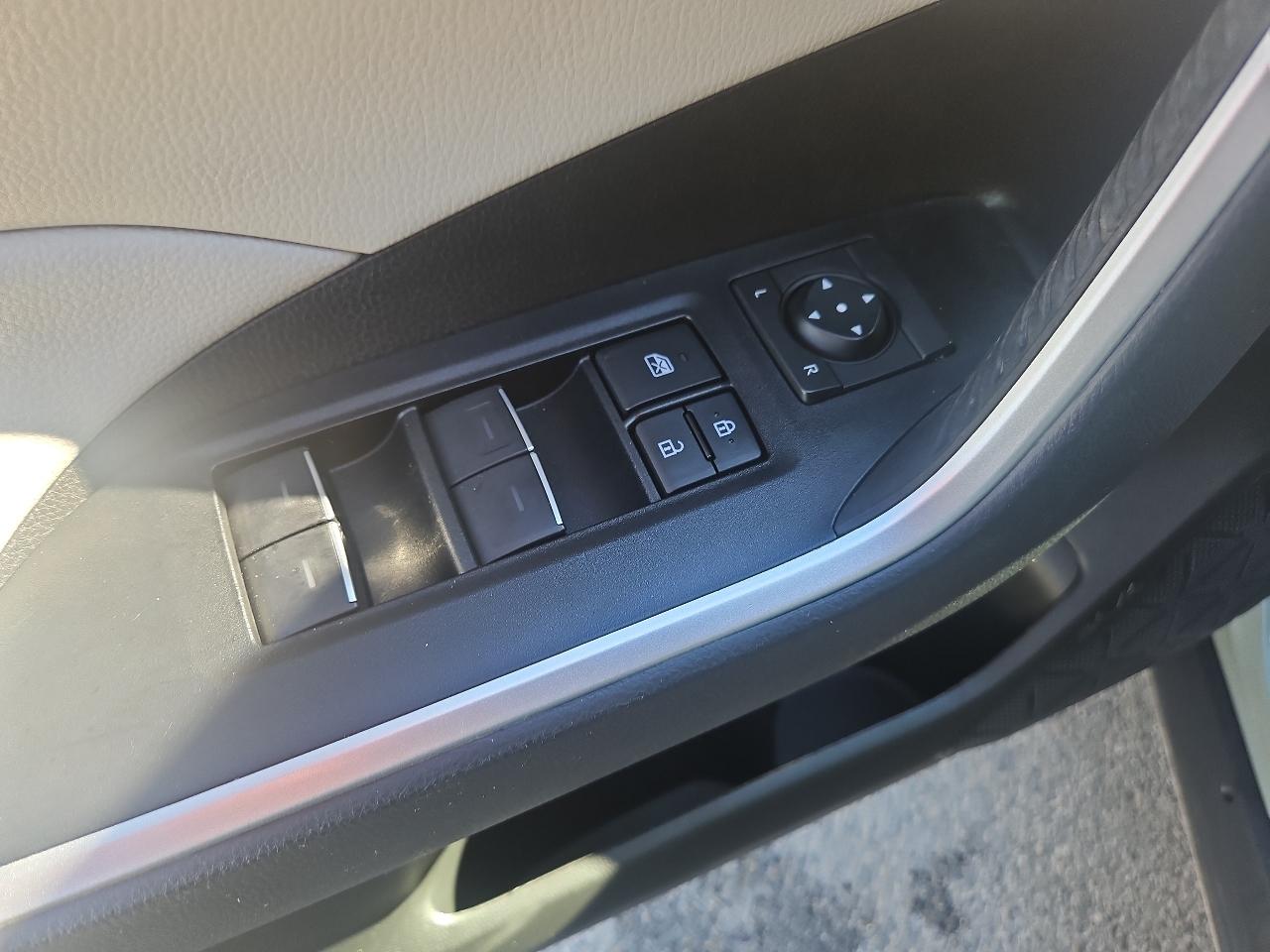 Toyota RAV4 XLE Premium AWD (Natl) 2022