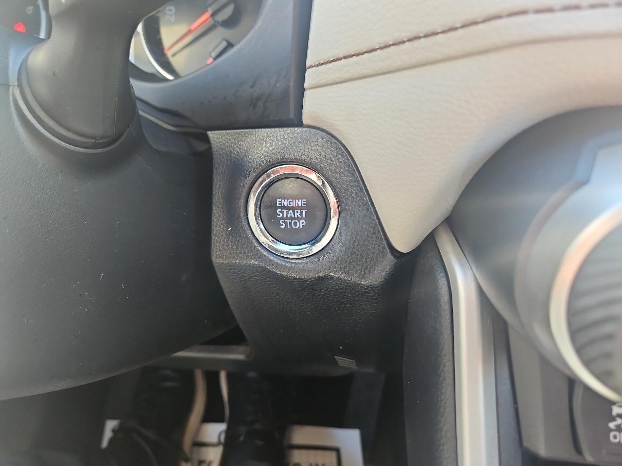 Toyota RAV4 XLE Premium AWD (Natl) 2022