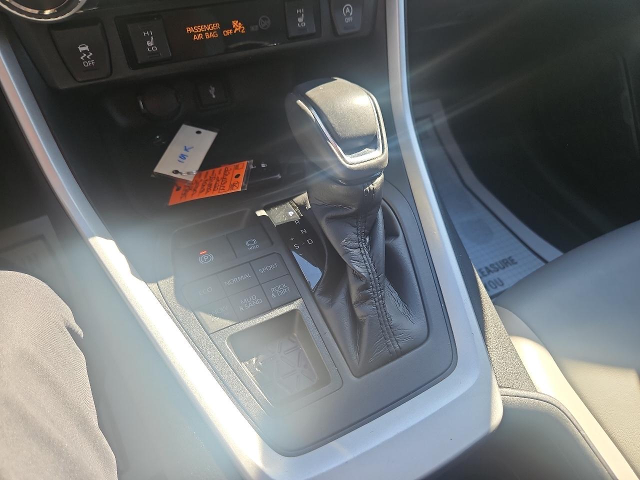Toyota RAV4 XLE Premium AWD (Natl) 2022