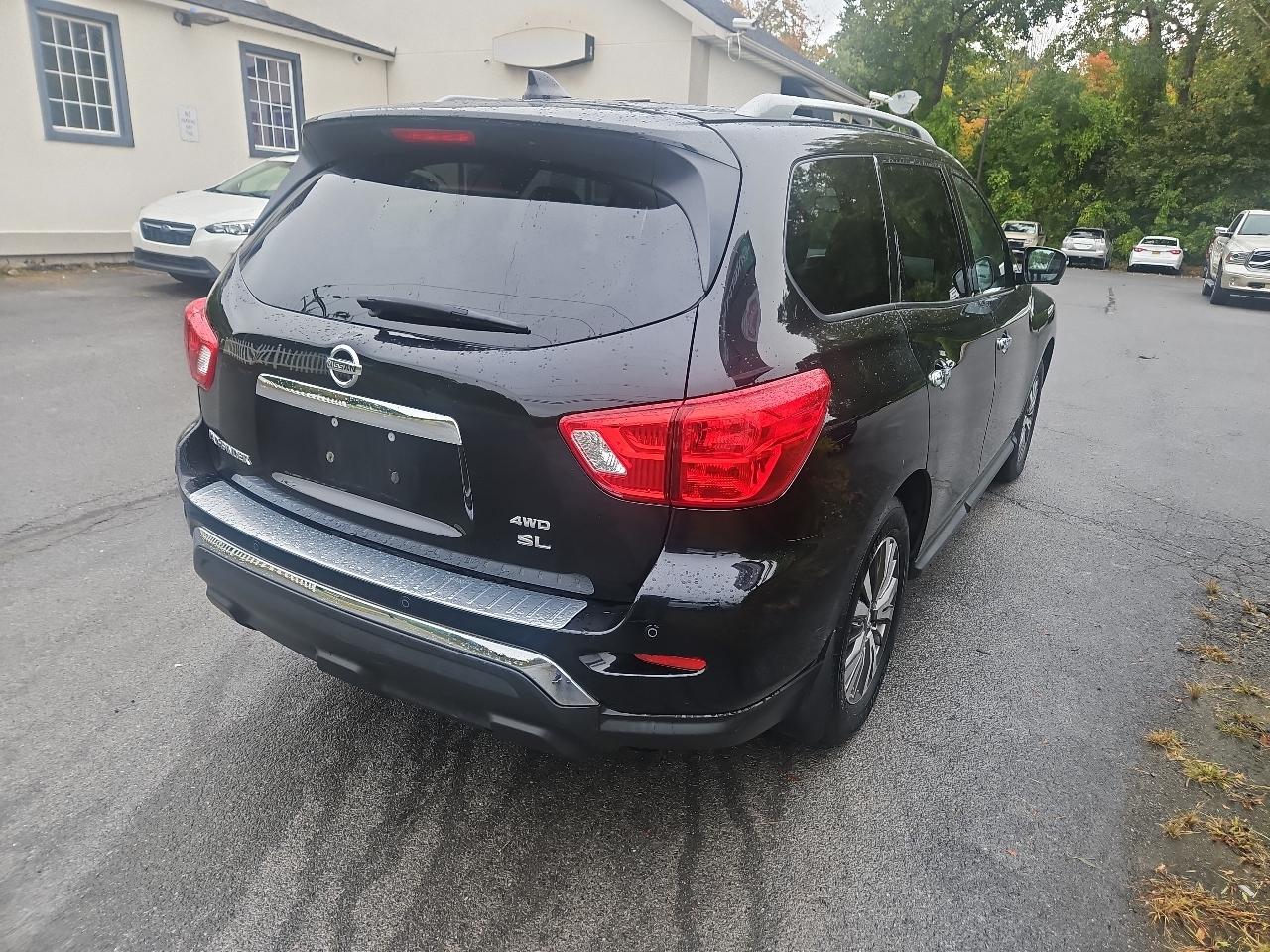 Nissan Pathfinder 4x4 SL 2019