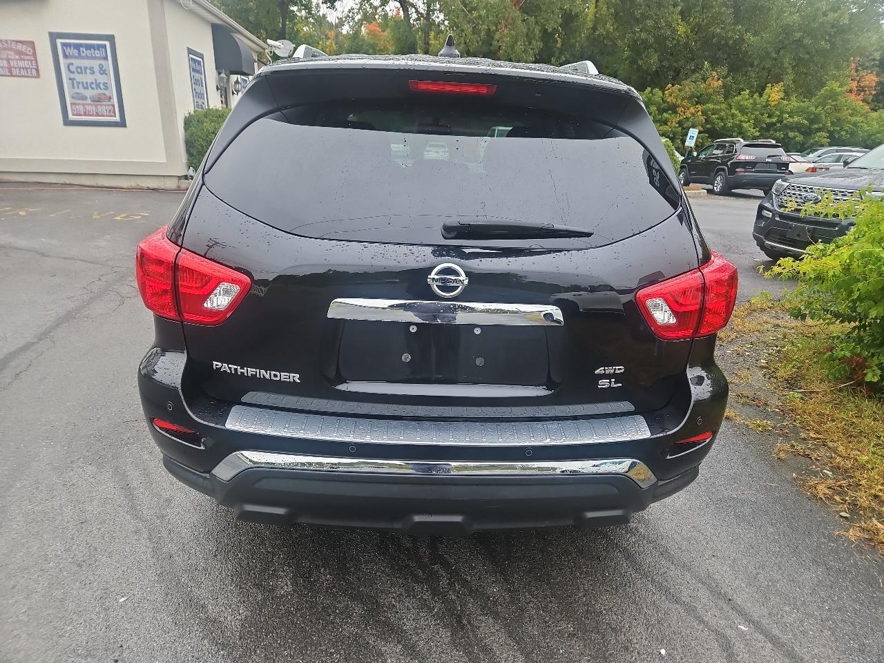 Nissan Pathfinder 4x4 SL 2019