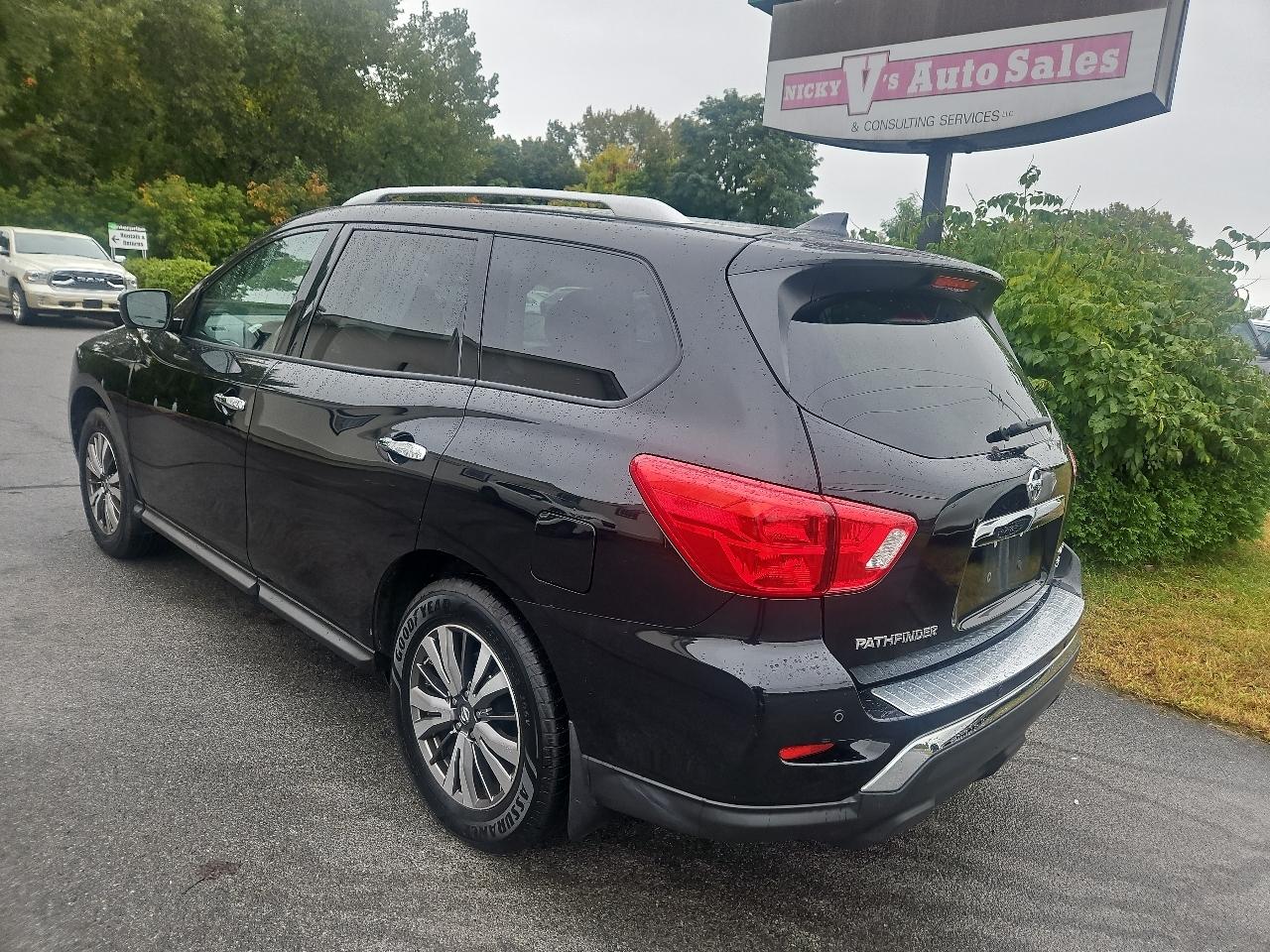 Nissan Pathfinder 4x4 SL 2019