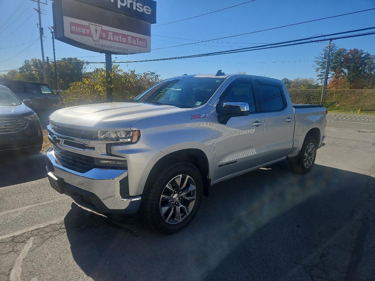 Chevrolet Silverado 1500 4WD Crew Cab 147" LT w/1LT 2021