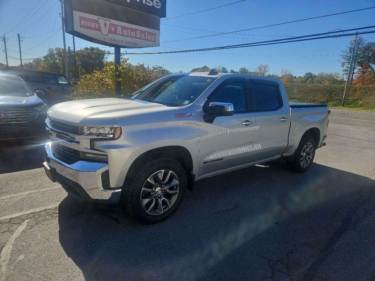 Chevrolet Silverado 1500 4WD Crew Cab 147" LT w/1LT 2021